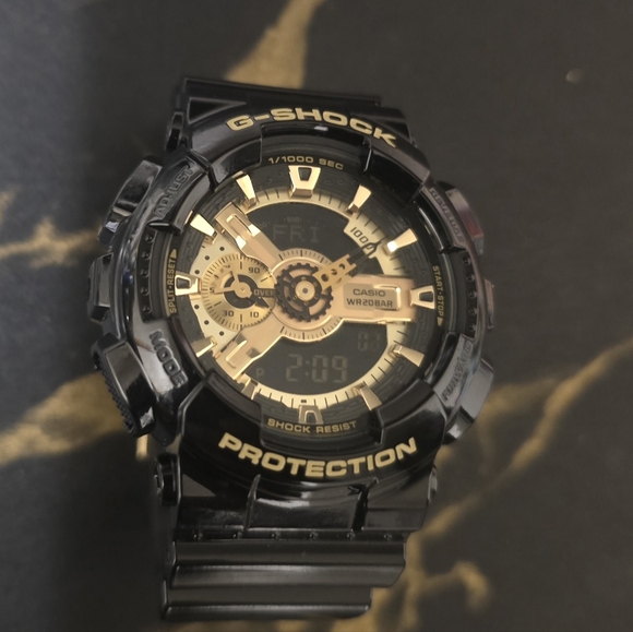 Men's Casio G-Shock Classic Resin Strap Watch with Black and Gold-Tone Dial - Picture 3 of 5